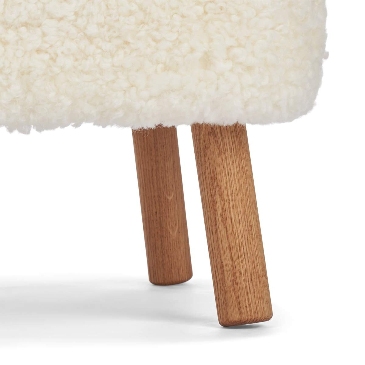 Emma Mini Lounge Chair Kość słoniowa / Nogi dębowe